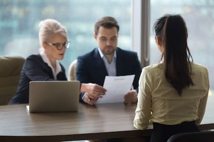 Según el seniority del puesto, el sueldo promedio en las posiciones de supervisor y jefe en julio es de 1.345.571 pesos por mes