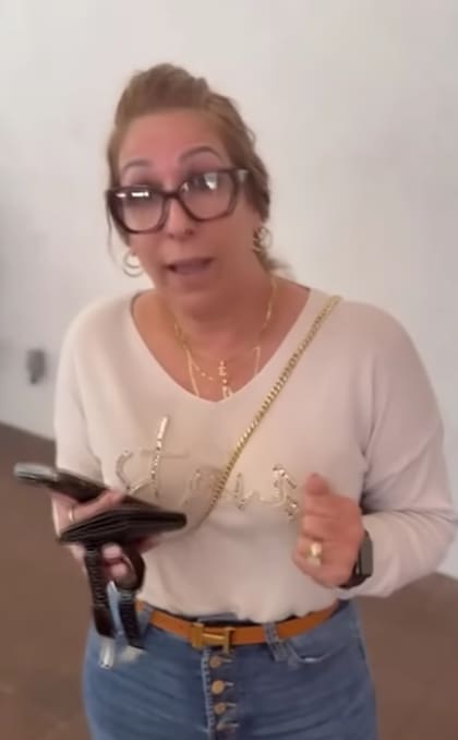 Según el testimonio de Daysi Salvador, los agentes ya estaban dentro del edificio, con listas en mano, a la espera de las personas que salían de las audiencias