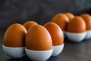 Según el USDA, en diciembre de 2024, el precio promedio de una docena de huevos alcanzó los US$4.15 (archivo)
