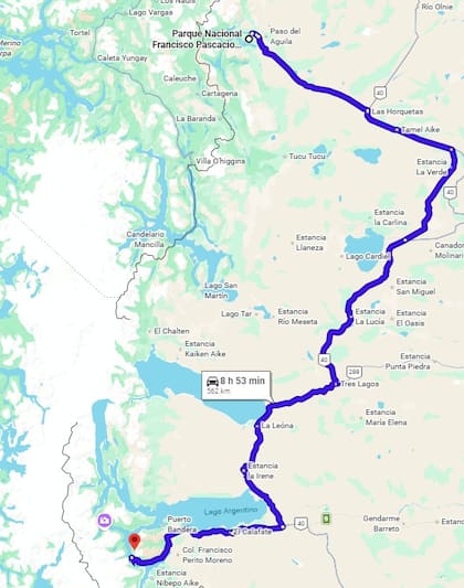 Según google maps, 562 km separan el PN Perito Moreno del PN Francisco Pascacio Moreno. Esa es la distancia que deben hacer quienes llegan equivocados al primer parque buscando ver el célebre glaciar homónimo.