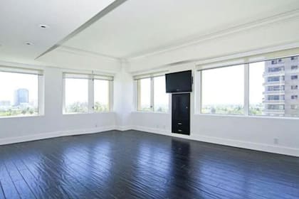 Según la descripción de la propiedad, la unidad impecablemente renovada ha sido remodelada con "la mejor calidad en acabados y artesanía" (Foto: The MLS)