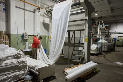 Según la fundación ProTejer, cerraron 381 empresas del rubro textil desde diciembre de 2023