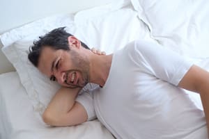 Un especialista en sueño reveló las claves a la hora de comprar una buena almohada para favorecer el descanso