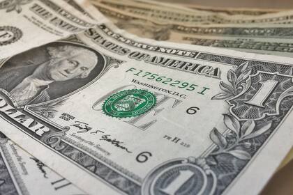 Según los analistas, otra opción que hay en el mercado de capitales son los Fondos Comunes de Inversión (FCI) en dólares.