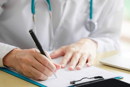 Según los Centros de Servicios de Medicare y Medicaid (CMS), una vez que los médicos determinan que la atención restante puede brindarse de forma ambulatoria, el paciente puede ser dado de alta