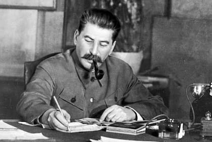Según los historiadores, Stalin tuvo gran interés por conocer el destino de Hitler pero, una vez que lo supo, guardó el secreto.