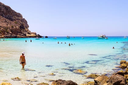 Según los propios italianos, en Lampedusa se esconde la más hermosa playa del mundo