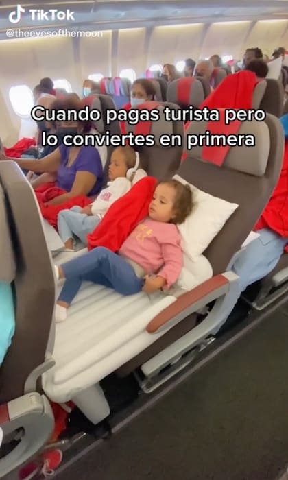 Según muchos usuarios, no todas las aerolíneas permiten el uso de ese tipo de colchonetas