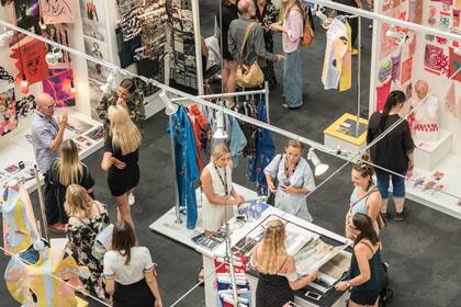 Según relató, su jefa le dijo que la tienda era muy popular en la zona, por lo que tenía que estar antes en la puerta para controlar