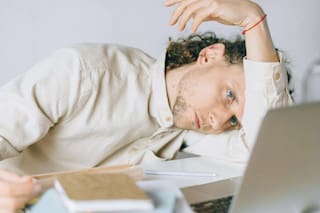 Estrés de fin de año: un experto explicó por qué es habitual este cuadro sin que haya empezado aún diciembre