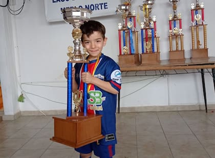 Según su madre, Samuel descarga su exceso de energía en el fútbol, lo cual considera de suma importancia