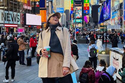 Según sus publicaciones de redes sociales, Karen Gómez puede vivir cómodamente en EE.UU. con su labor como cuidadora