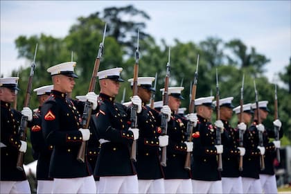 Según un funcionario, hasta 5000 personas asisten a ceremonias de graduación de marines