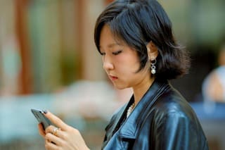 "¿Estás muerto?": la aplicación viral diseñada para que los jóvenes chinos solitarios confirmen que siguen vivos