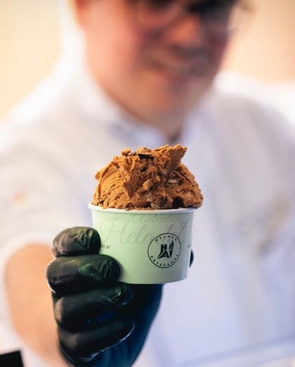 Según un relevamiento de Afadhya (la Asociación de Fabricantes Artesanales de Helados y Afines), con un consumo per cápita de 7 kilos anuales, Argentina sigue firme como uno de los países más heladeros del mundo