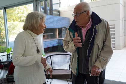 Según una estimación de las Naciones Unidas, en la actualidad hay cerca de 593.000 centenarios –personas mayores a 100 años– en todo el mundo