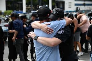 Tras la tensión del mediodía, los patrulleros comenzaron a salir a la calle y se descomprime la situación