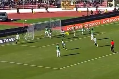Segundo gol de Argentina gracias a un cabezazo de Tagliafico