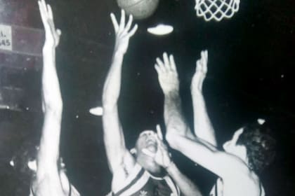 Con la camiseta de Quilmes de Mar del Plata