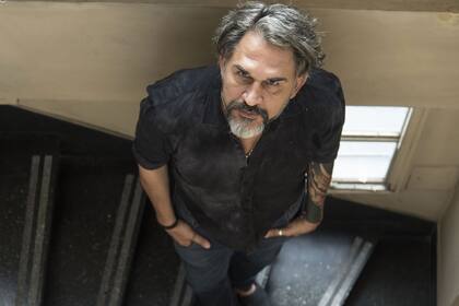 Seguridad de Los Ramones, jugador de básquet, tapicero y actor