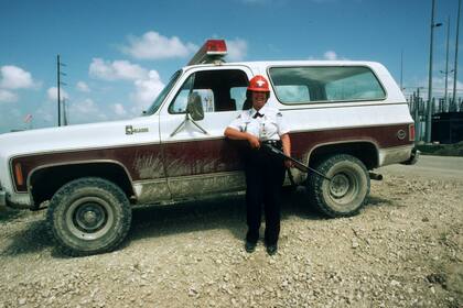Seguridad en el predio sel SPR en Texas, en una imagen de 1980. (Photo by Robert Nickelsberg/Liaison)