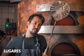 Hijo de una china y un japonés, creció en Nueva York, puso un restaurante en Brasil y ganó un importante premio