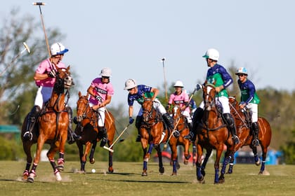 Seis jugadores involucrados en la misma acción: la semifinal de Hurlingham de La Natividad La Dolfina y Ellerstina Chapaleufú le dejó muchas lecturas a Alfonso Pieres