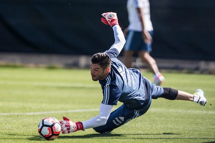 Casi una década en la selección, Andújar vivió de cerca la polémica por el "club de amigos"