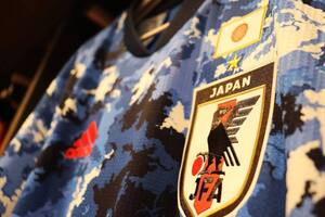 Una camiseta de la selección de Japón con referencias al animé ilusionó a los fanáticos del manga