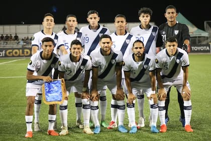 La polémica entorno al sueldo de Tena tras la eliminación de Guatemala