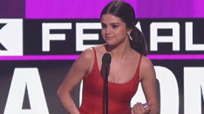 Selena Gomez, muy emocionada con su premio