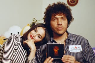 Selena Gomez lanza un nuevo álbum con la colaboración de su prometido, el productor Benny Blanco