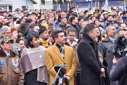 Senadores de La Libertad Avanza en el acto por el aniversario de Malvinas en Ushuaia