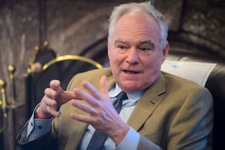 Senadores demócratas presentan resolución sobre poderes de guerra para frenar a Trump en Cuba