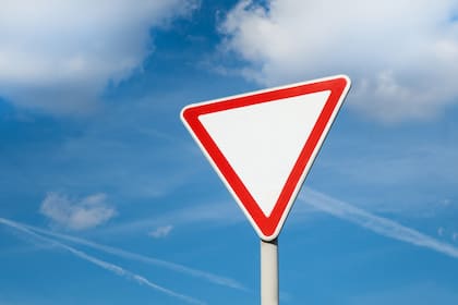 Señal de tránsito "Ceda el paso"