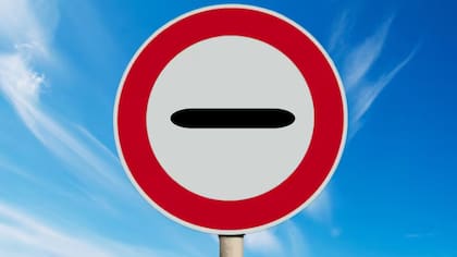 Señal de tránsito llamada R25