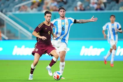 Senesi en acción con la camiseta argentina, durante el amistoso de octubre ante Venezuela