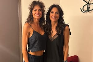 Gaby Sabatini visitó a Flor Raggi en el teatro y sorprendió con el increíble parecido entre ambas