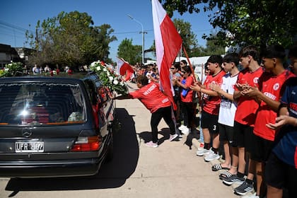 Sepelio de Ian Cabrera, el chico asesinado por un compañero en la escuela Mariano Moreno de San Cristóbal