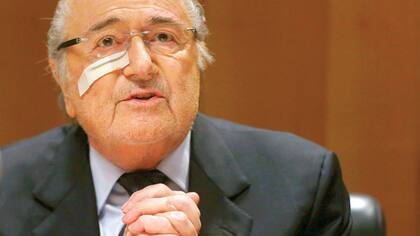 Sepp Blatter no puede participar en actividades de la FIFA durante ocho años
