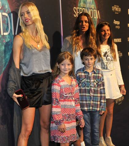 Nicole y familia