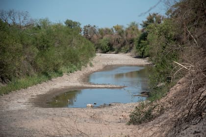 El rio Salado, afectado por la falta de caudal
