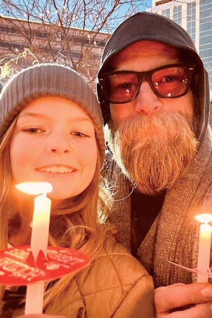“Ser abuelo es, simplemente, una alegría... Hay algo embriagador e increíble en ello (…). Mis nietos simplemente me derriten el corazón”, ha dicho el actor
