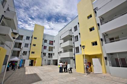 Serán 320 las familias que se mudarán al complejo Mundo Grúa; con este número se superarán las mil que estarán alejadas de la vera del Riachuelo