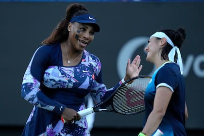 Serena Williams jugó con la tunesina Ons Jabeur el torneo de Eastbourne (Inglaterra) como preparación para Wimbledon, el Grand Slam sobre césped