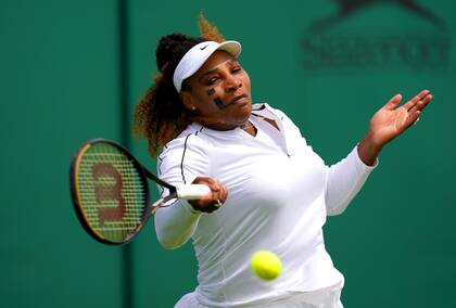 Serena Williams pelotea en Wimbledon. Figura hoy en el puesto 1204 del ranking WTA