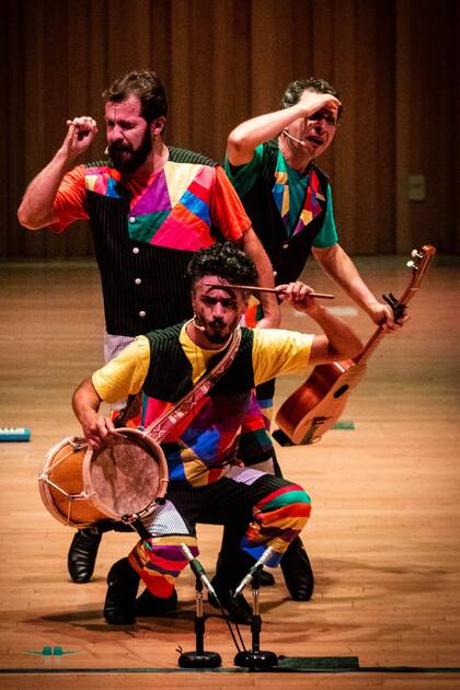 El trío brasileño Serelepe recrea rondas infantiles con excelencia conceptual e interpretativa