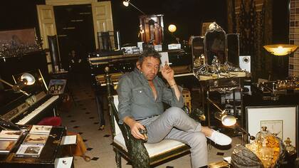 Serge Gainsbourg en su excéntrica casa de París.