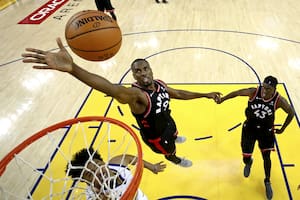 La final de la NBA. El efecto Ibaka "bloqueó" a los Warriors y Toronto gana 2-1