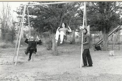 Sergi junto con su amigo, Julio Cortázar